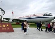 参观C919让学生了解中国航空的民族自豪感